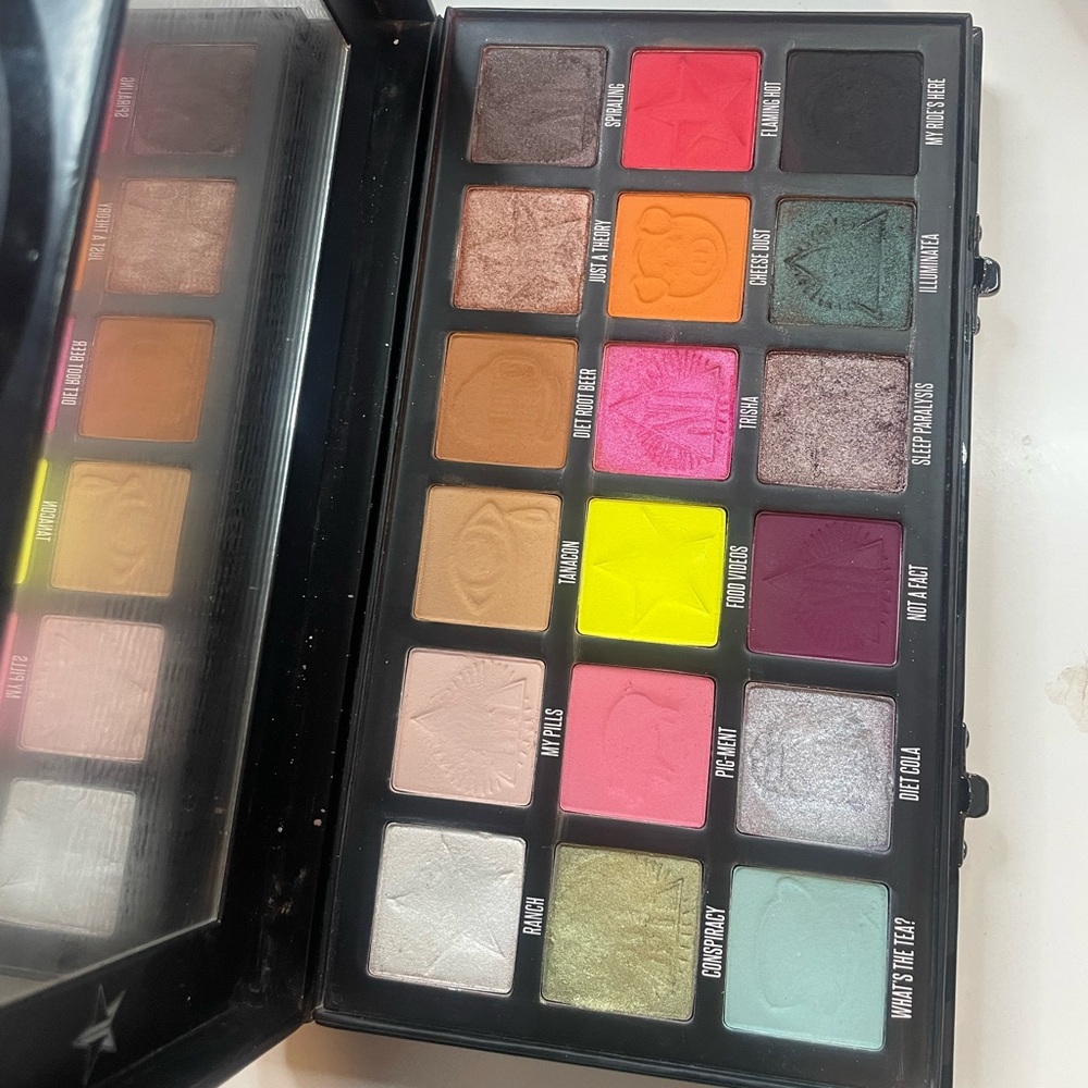Conspiracy palette